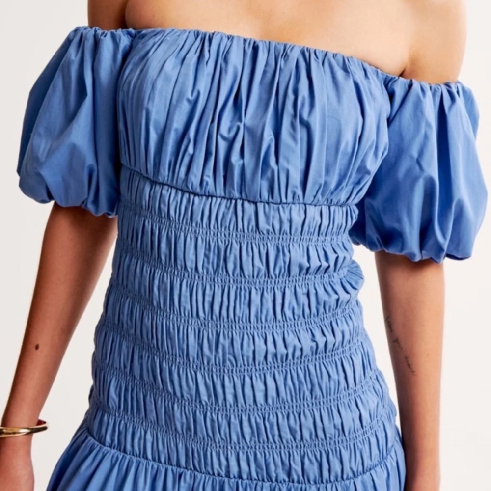 Abercrombie & Fitch Smocked Drop-Waist Dress Puff Sleeve in Blue Size Medium - Picture 3 of 5
